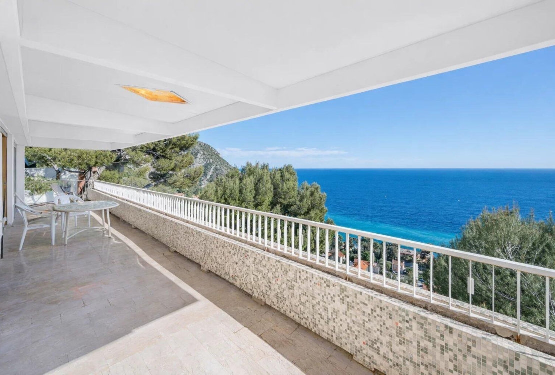 Außergewöhnliche Villa an den Toren von Monaco – Panoramablick auf das Meer und Cap Ferrat