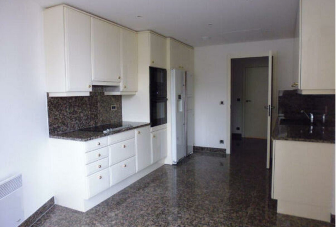 WUNDERSCHÖNE 3-4 ZIMMERWOHNUNG - PATIO PALACE