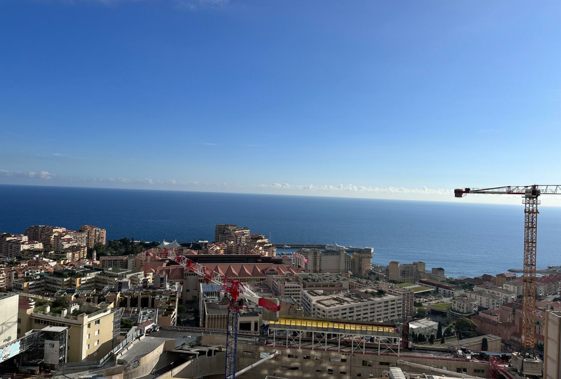 Penthouse to Renovate with Breathtaking Sea and Monaco Views