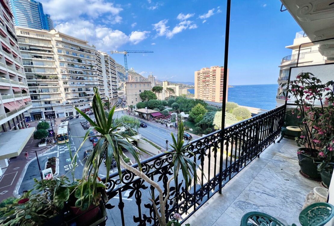MONTE - CARLO| CASABELLA | 3 ROOMS