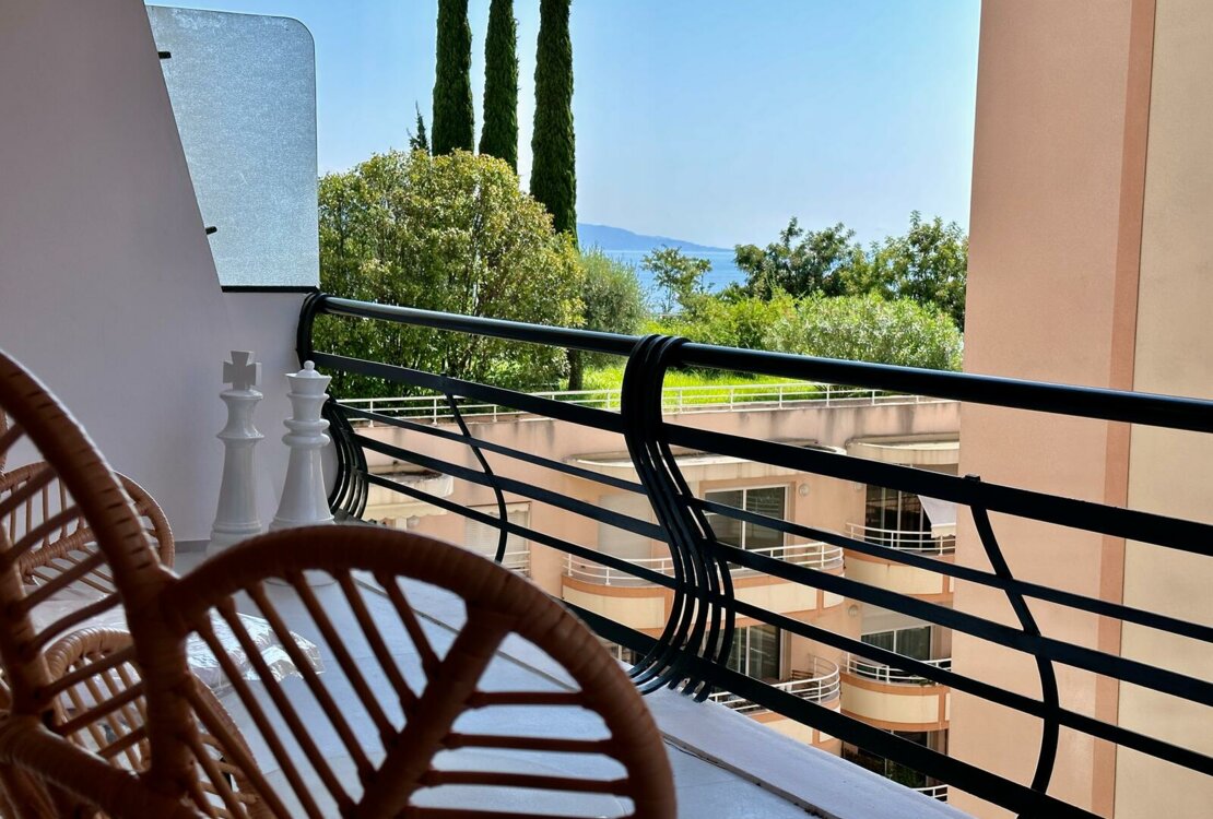 EXOTISCHER GARTEN | DIE PLATI | 2 ZIMMER