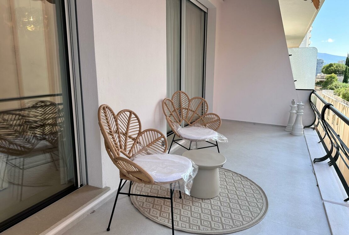 EXOTISCHER GARTEN | DIE PLATI | 2 ZIMMER