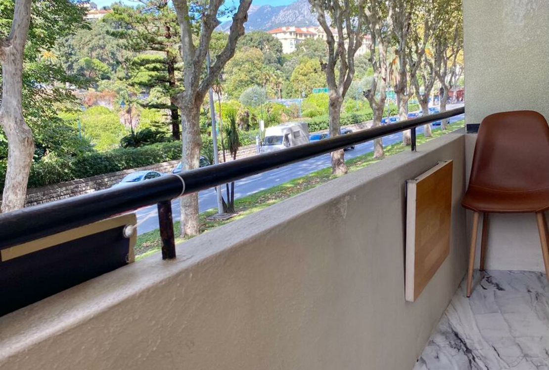 Seafront studio in Menton — Résidence Palais de la Madone