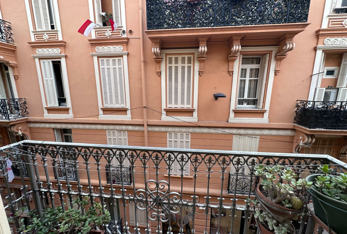 RUE DES ROSES | MONTE CARLO |  3 PIECES