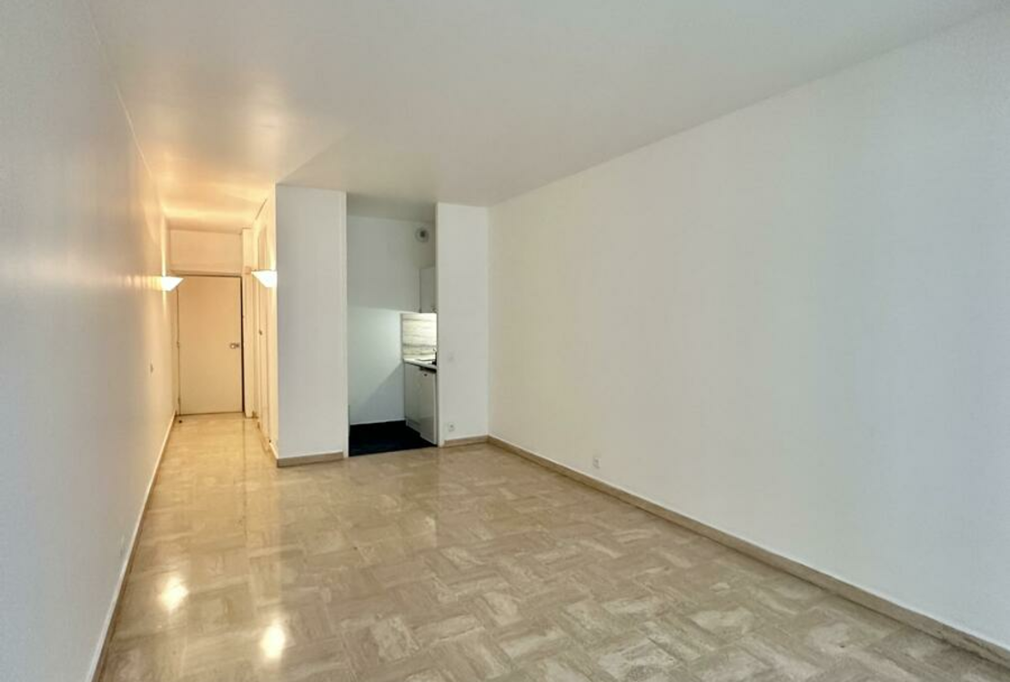 LA ROUSSE – SAINT ROMAN | CHÂTEAU AMIRAL | STUDIO FONCTIONNEL ET LUMINEUX