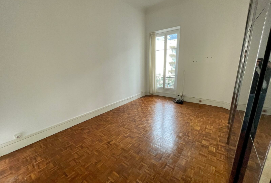 ЗОЛОТАЯ ПЛИТКА | ДВОРЕЦ ЛА ЛА СКАЛА | 2 КОМНАТЫ