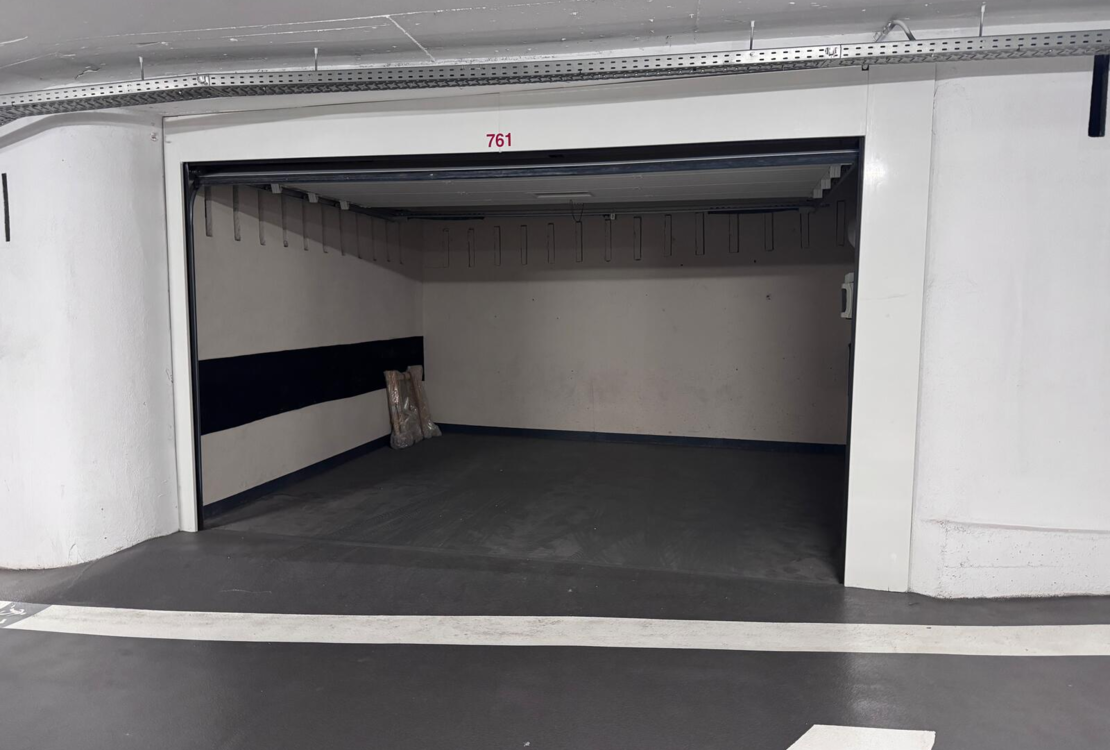 Garage Trocadero |Place des Moulins