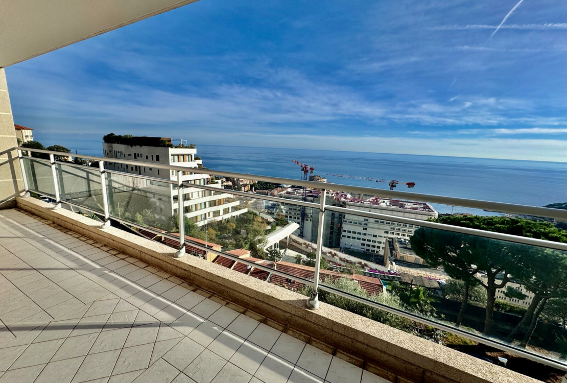 Penthouse to Renovate with Breathtaking Sea and Monaco Views
