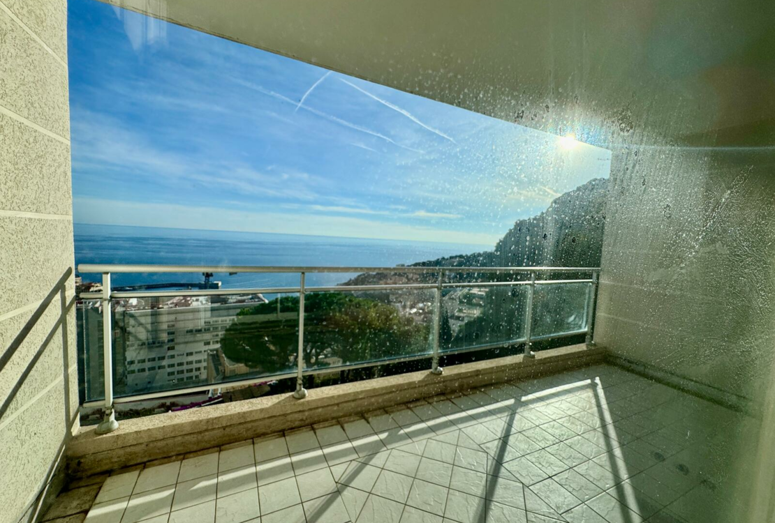 Penthouse to Renovate with Breathtaking Sea and Monaco Views