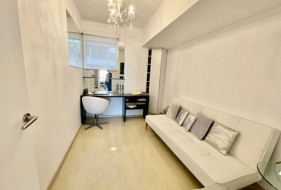 Superb 4 room apartment with terrace and panoramic sea view