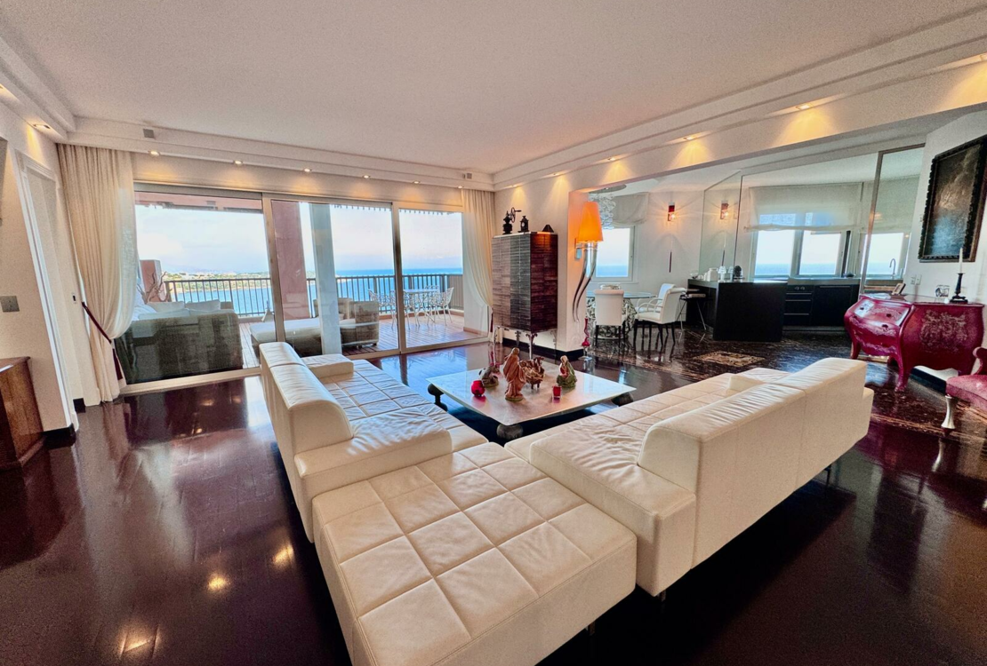 PARC SAINT ROMAN | 5 PIECES | SEA VIEW
