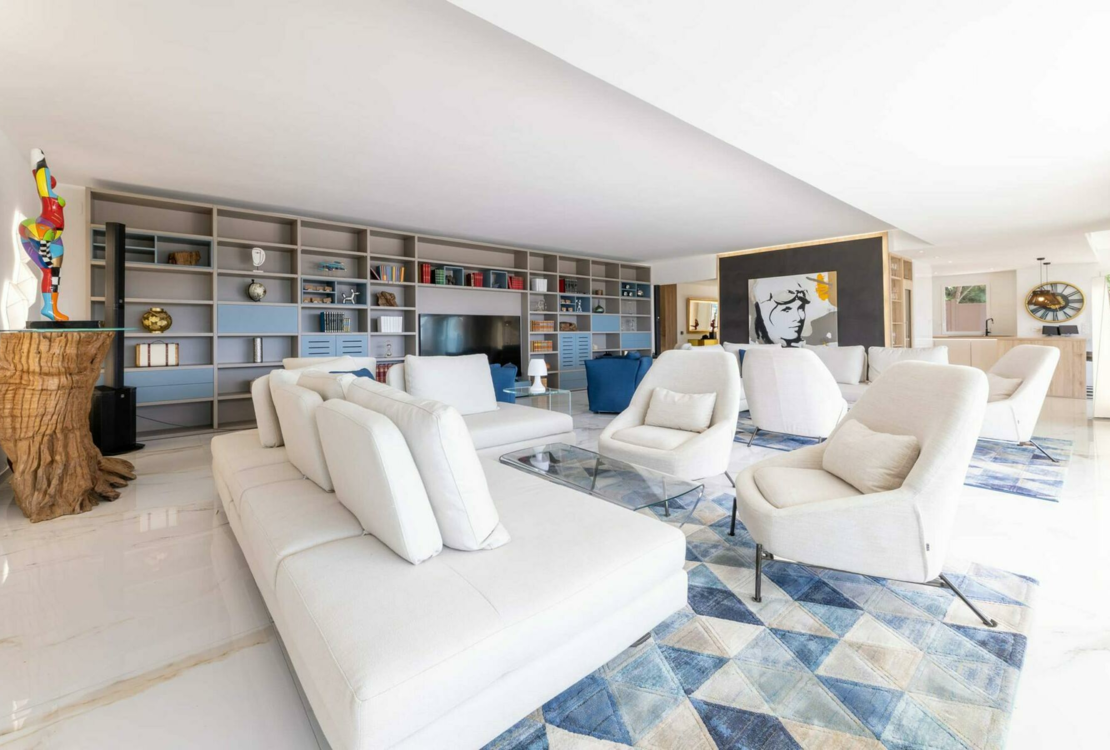 MOUGINS | VILLA | +5 PIECES