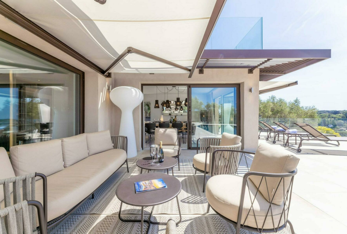 MOUGINS | VILLA | +5 PIECES