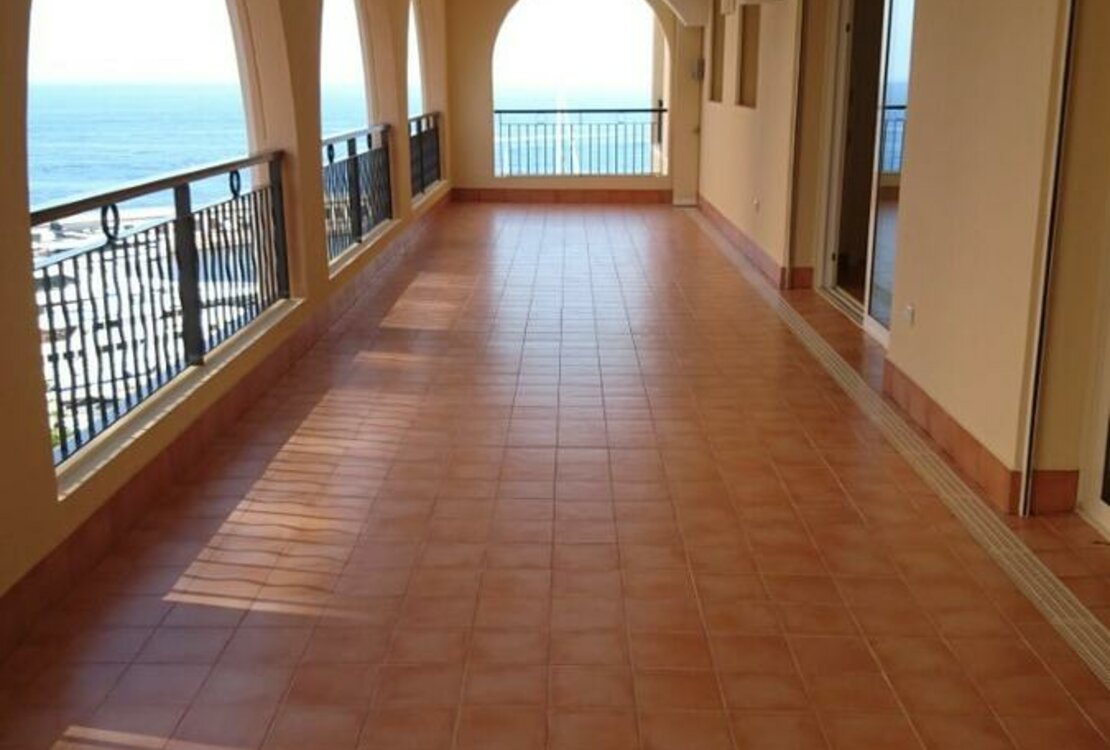 SUPERBO APPARTAMENTO DI 4 STANZE - FONTVIEILLE - VISTA MARE