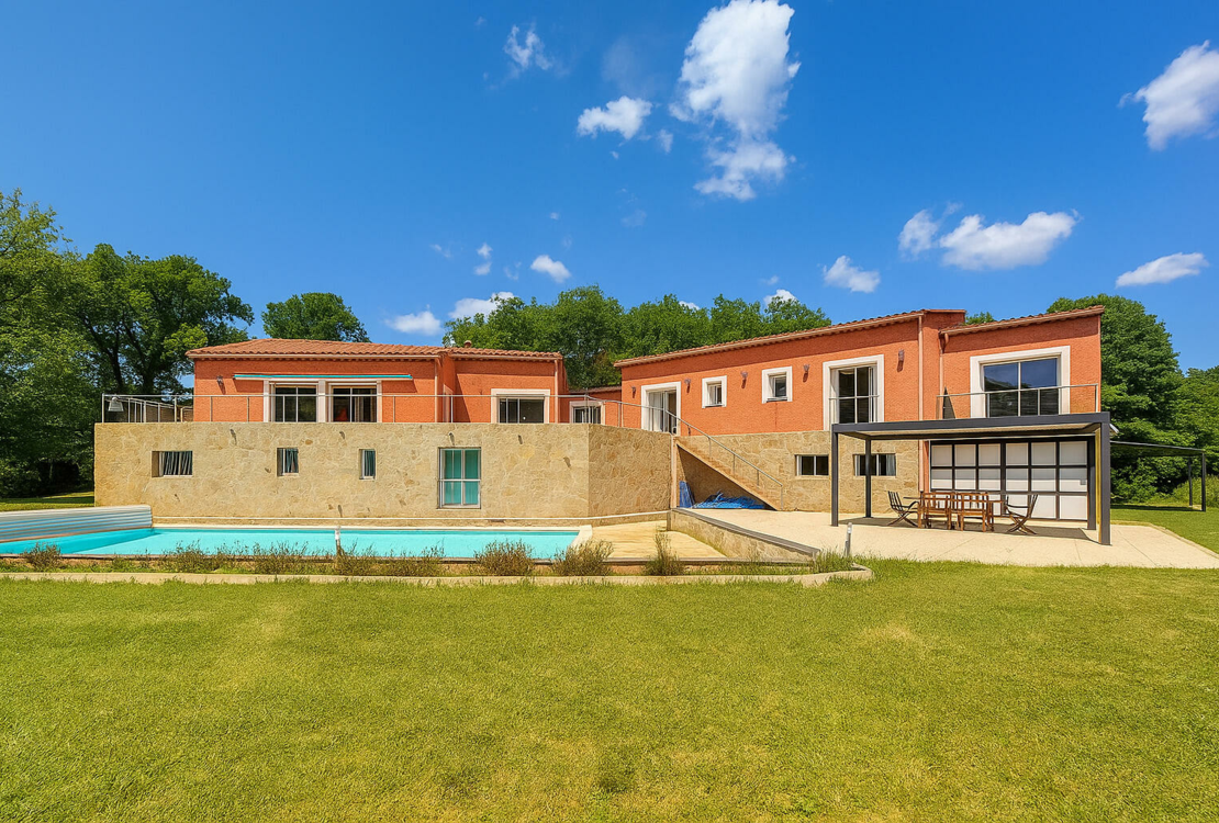 Châteauvert – Villa dell'architetto con spiagge private