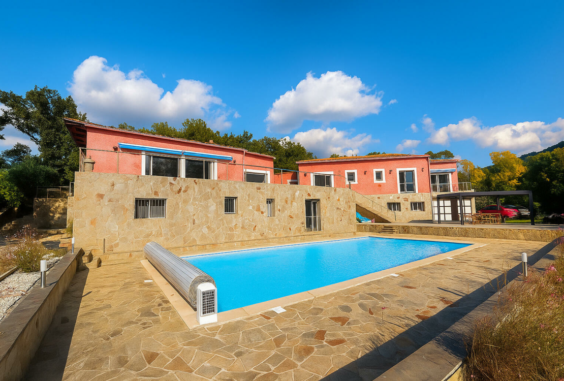 Châteauvert – Villa dell'architetto con spiagge private