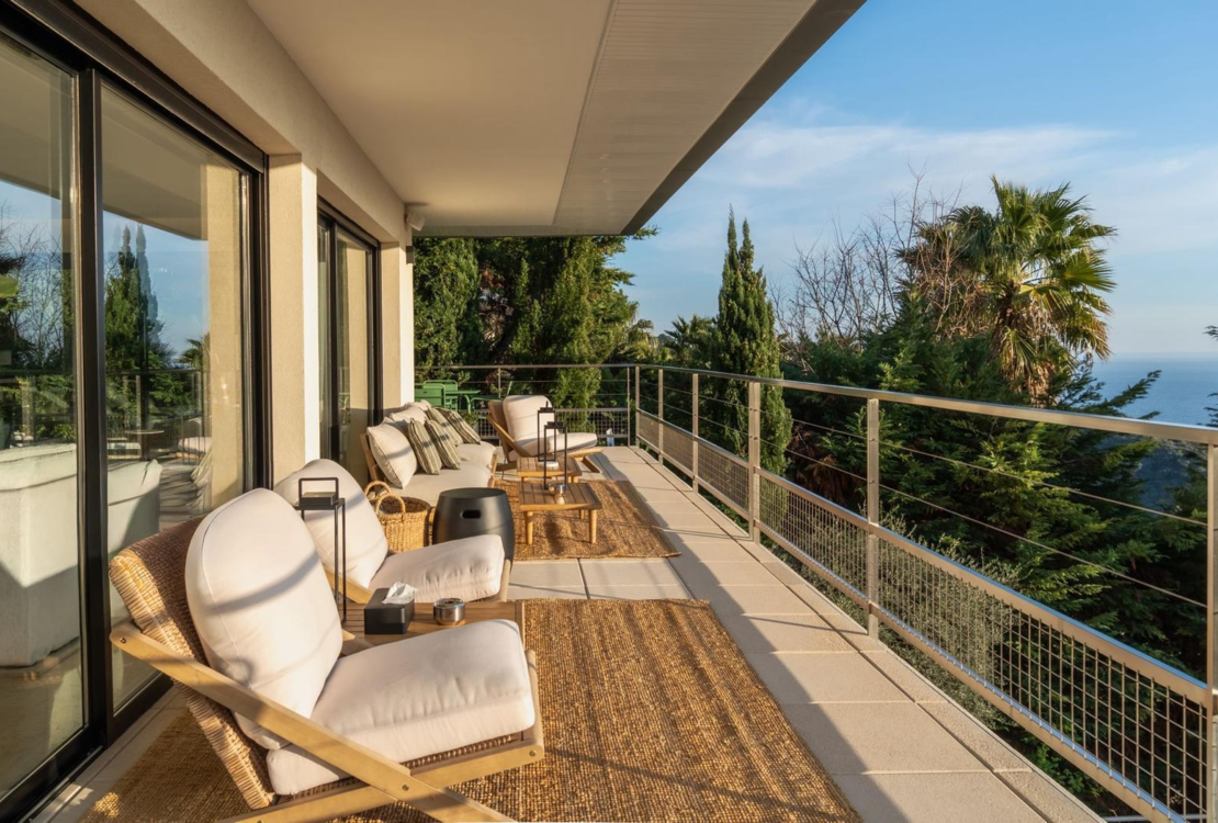 Incredible villa Eez sea view in private domain