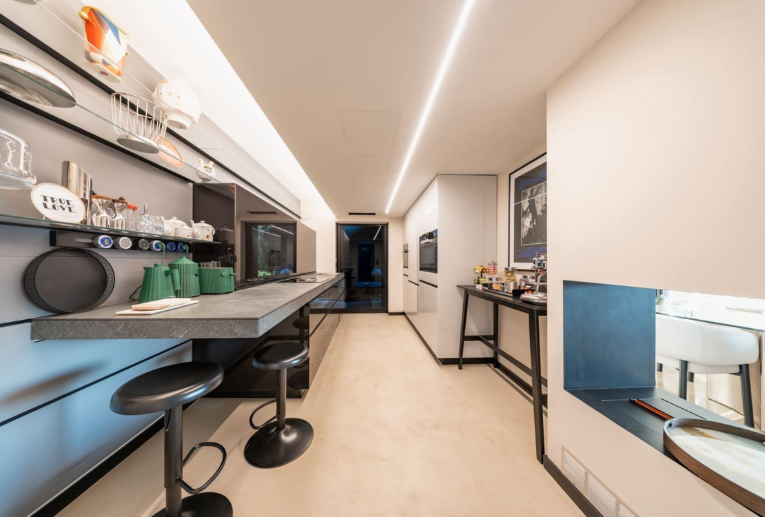 Incredible villa Eez sea view in private domain