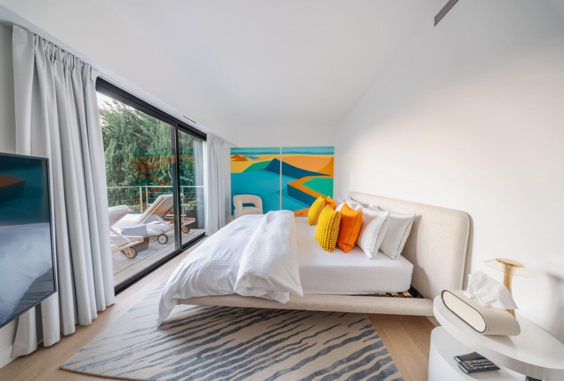 Incredible villa Eez sea view in private domain