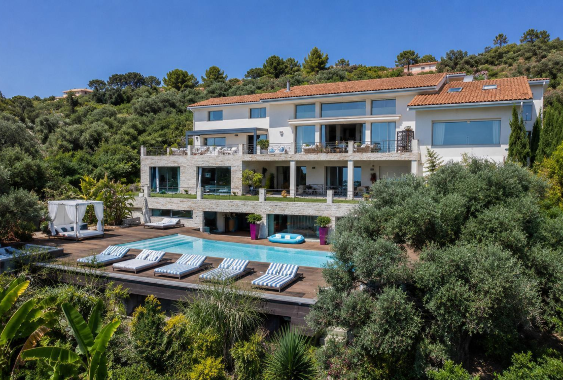 Außergewöhnliche Villa Eze mit Meeresblick, nahe Monaco mit Baugrundstück