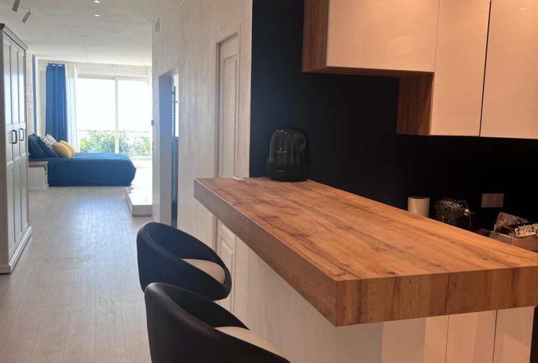Außergewöhnliche Villa Eze mit Meeresblick, nahe Monaco mit Baugrundstück