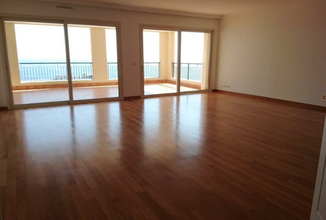 SUPERBO APPARTAMENTO DI 4 STANZE - FONTVIEILLE - VISTA MARE