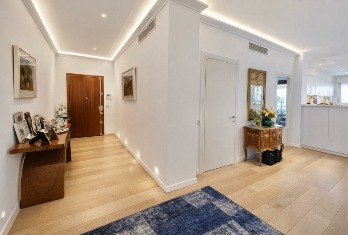 Trocadéro – Grand 2/3 pièces rénové avec vue mer, résidence avec concierge