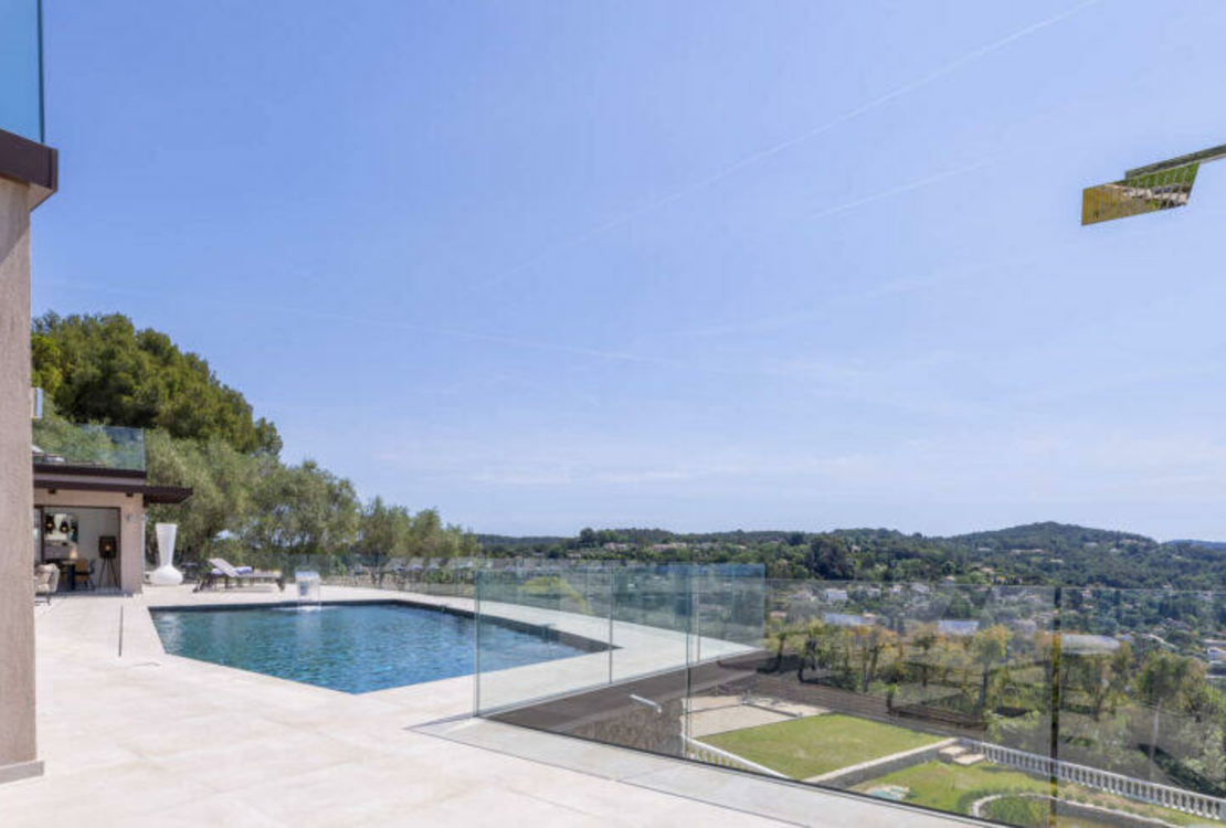 MOUGINS | VILLA | +5 PIECES