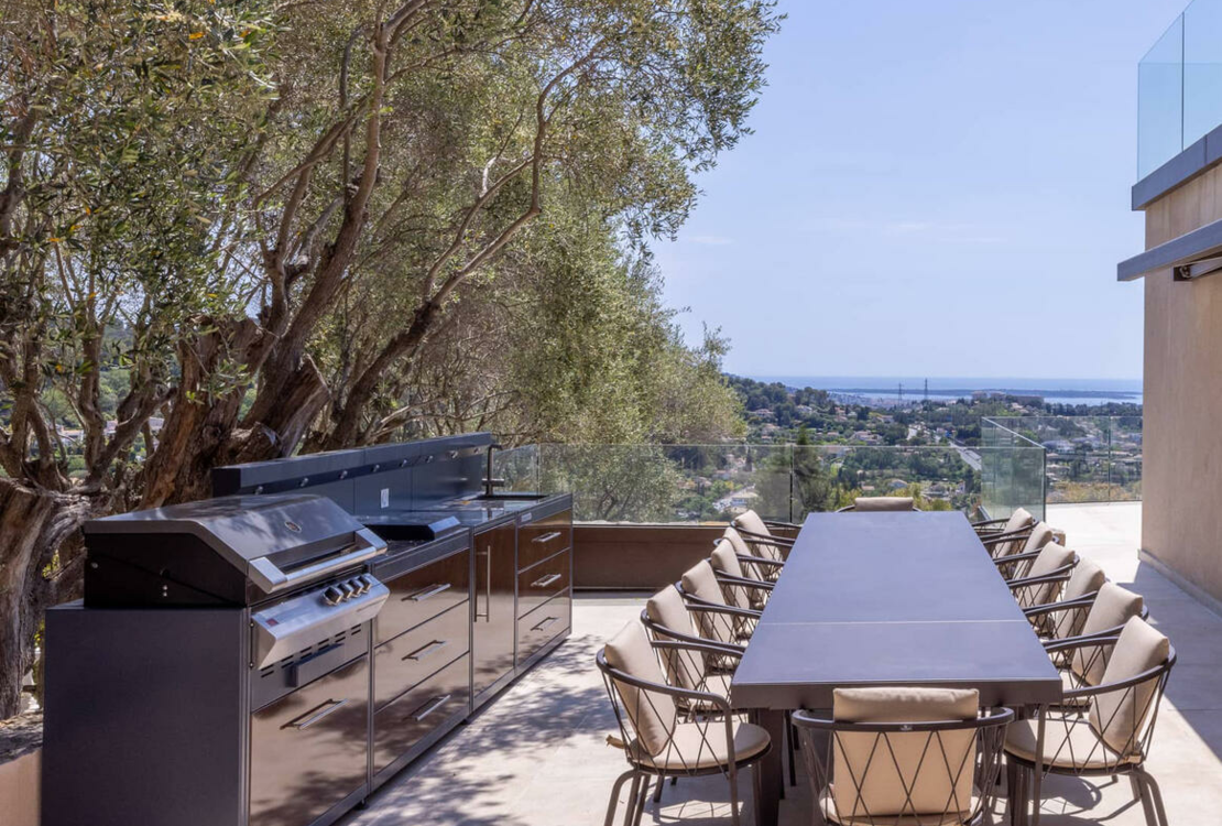 MOUGINS | VILLA | +5 PIECES