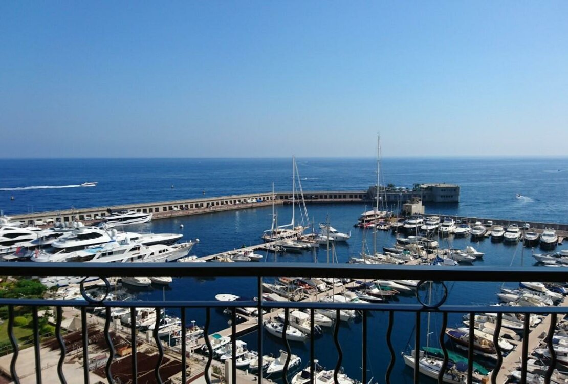 SUPERBO APPARTAMENTO DI 4 STANZE - FONTVIEILLE - VISTA MARE
