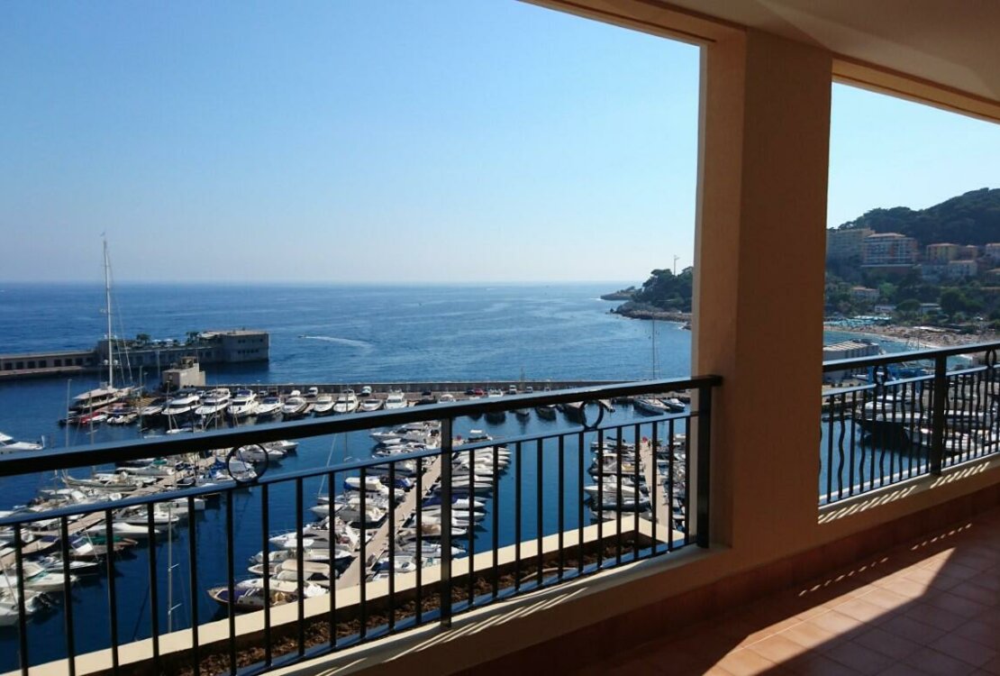 SUPERBO APPARTAMENTO DI 4 STANZE - FONTVIEILLE - VISTA MARE