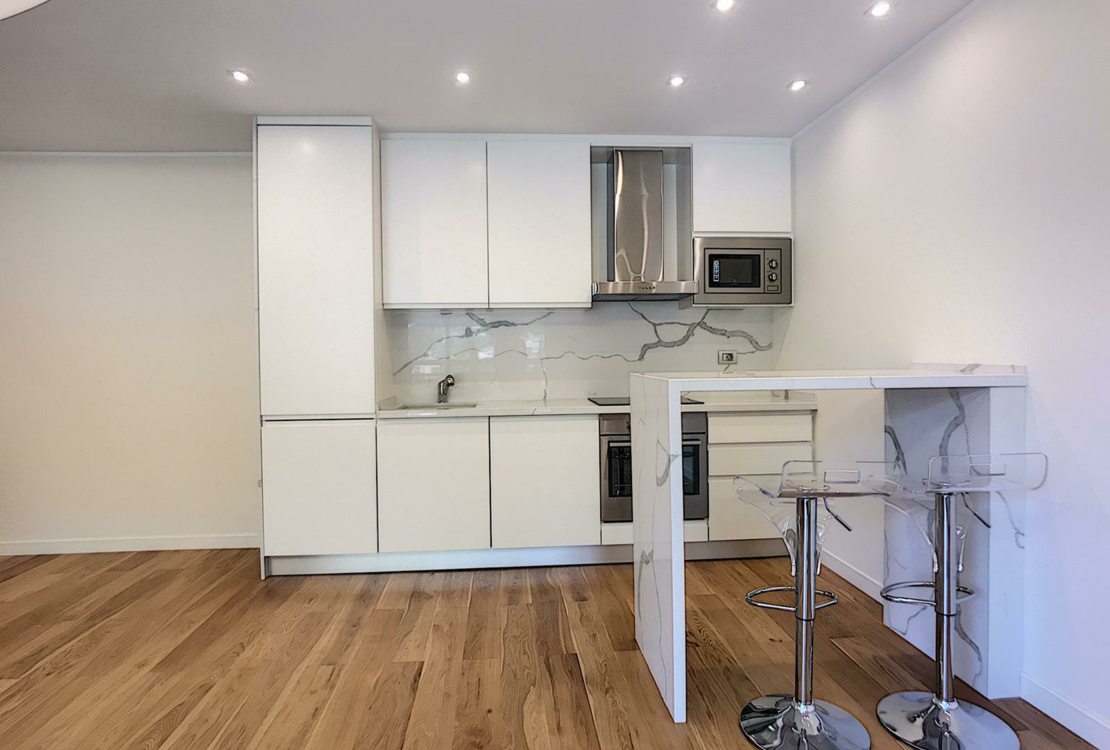 Les Ligures – renovated 3 room apartment with terrace & mountain view