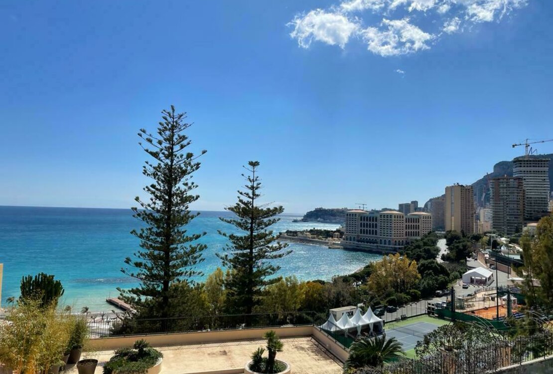 ROQUEBRUNE CAP MARTIN | SEA VIEW| 4 ROOMS WITH TERRACE, GARDEN AND PRIVATE POOL