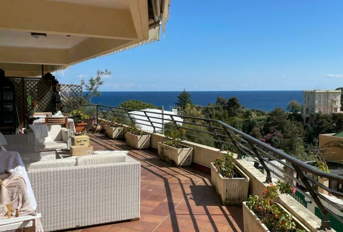 ROQUEBRUNE CAP MARTIN | SEA VIEW| 4 ROOMS WITH TERRACE, GARDEN AND PRIVATE POOL