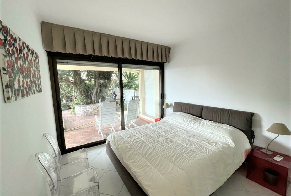 ROQUEBRUNE CAP MARTIN | SEA VIEW| 4 ROOMS WITH TERRACE, GARDEN AND PRIVATE POOL