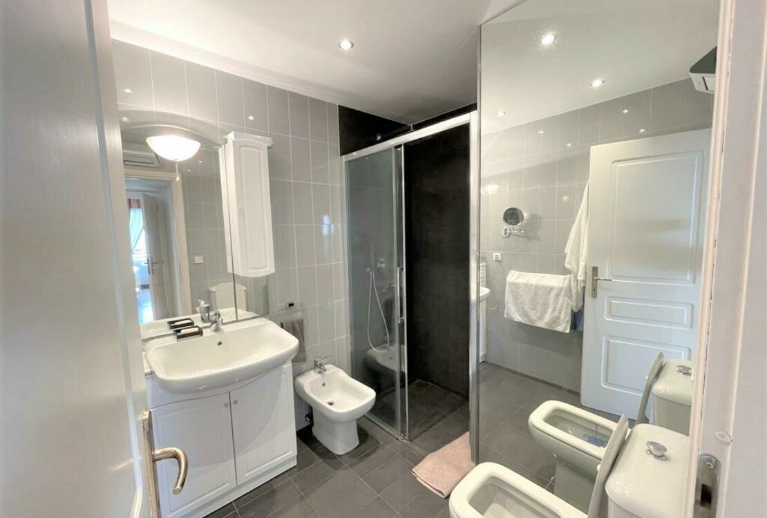 ROQUEBRUNE CAP MARTIN | SEA VIEW| 4 ROOMS WITH TERRACE, GARDEN AND PRIVATE POOL