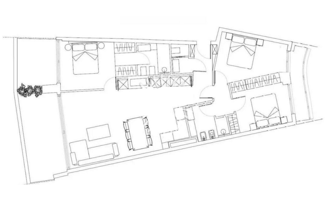 LAROUSSE | CHATEAU PERIGORD | 4 PIECES