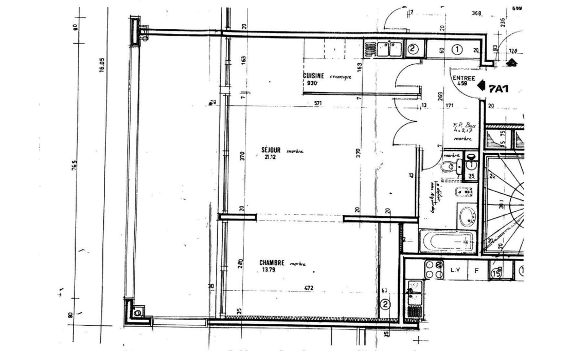 Очаровательная 2-х комнатная квартира под ремонт с лоджией и парковкой
